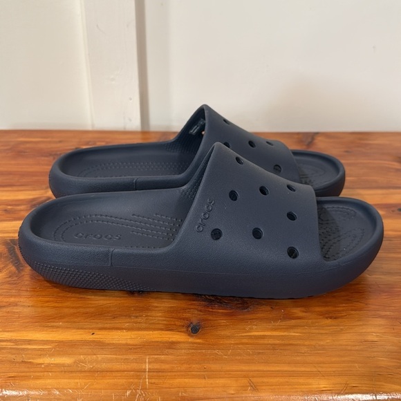 NWOT Crocs Classic Slide Unisex Navy - Picture 2 of 6